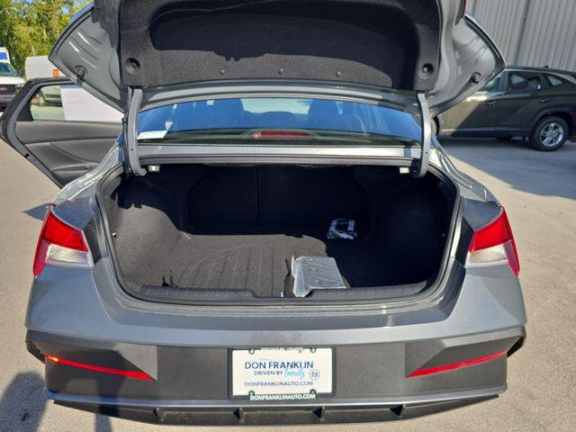 New 2026 Gray Hyundai SEL Sport Plus image 9