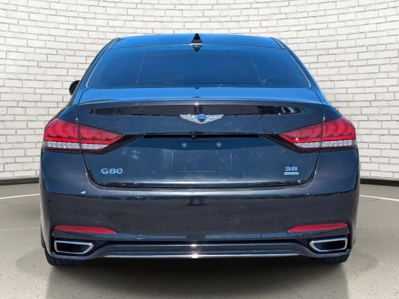 Used 2018 Victoria Black Genesis 3.8L image 4