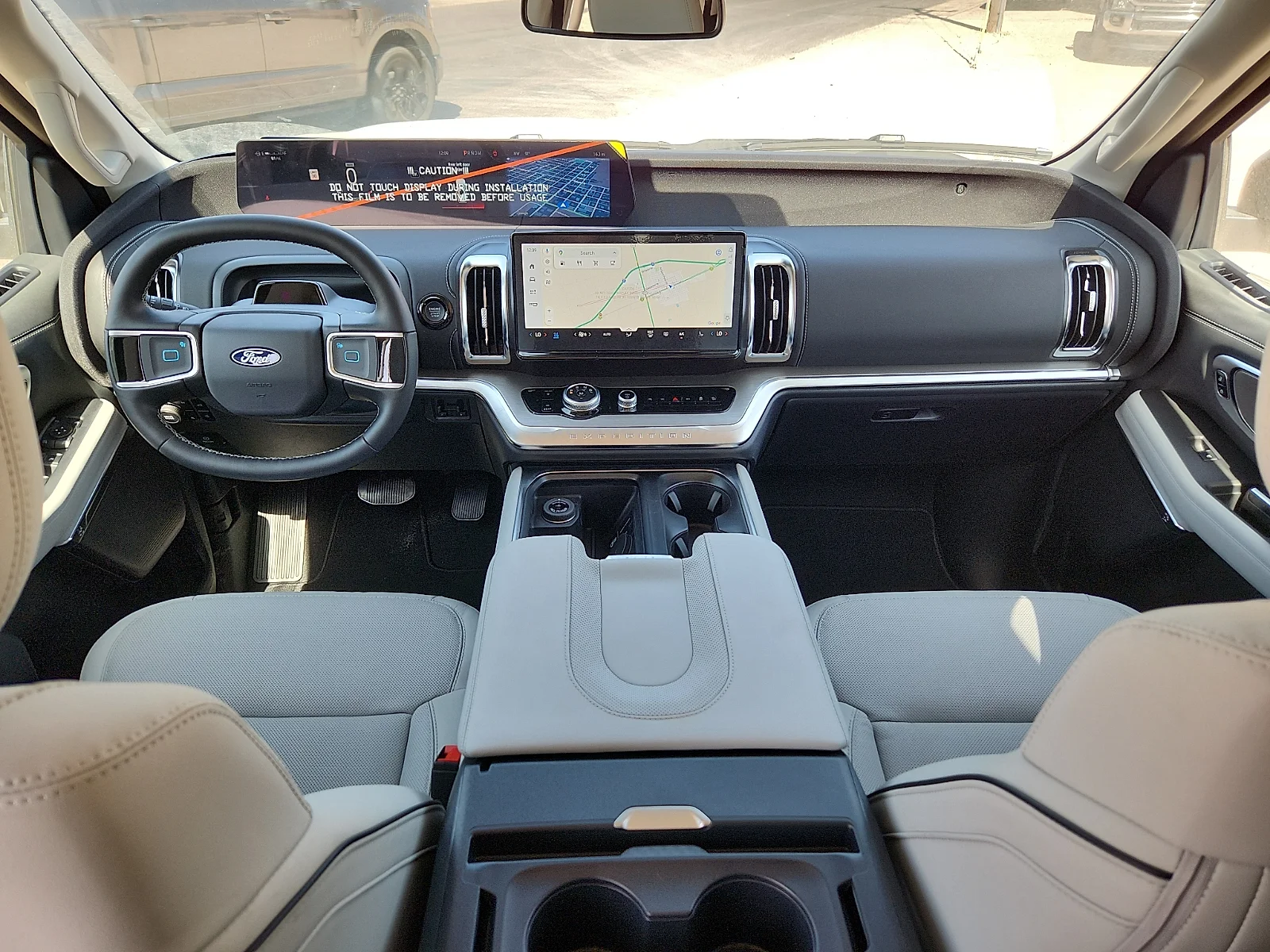 New 2027 Star White Metallic Tri-Coat Ford Platinum image 13