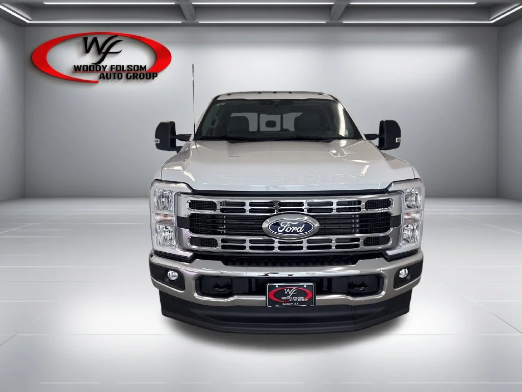 New 2027 Oxford White Ford F-350® XL image 2