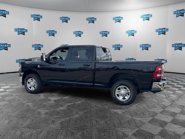 New 2024 Diamond Black Crystal Pearl-Coat Exterior Paint RAM Tradesman image 3
