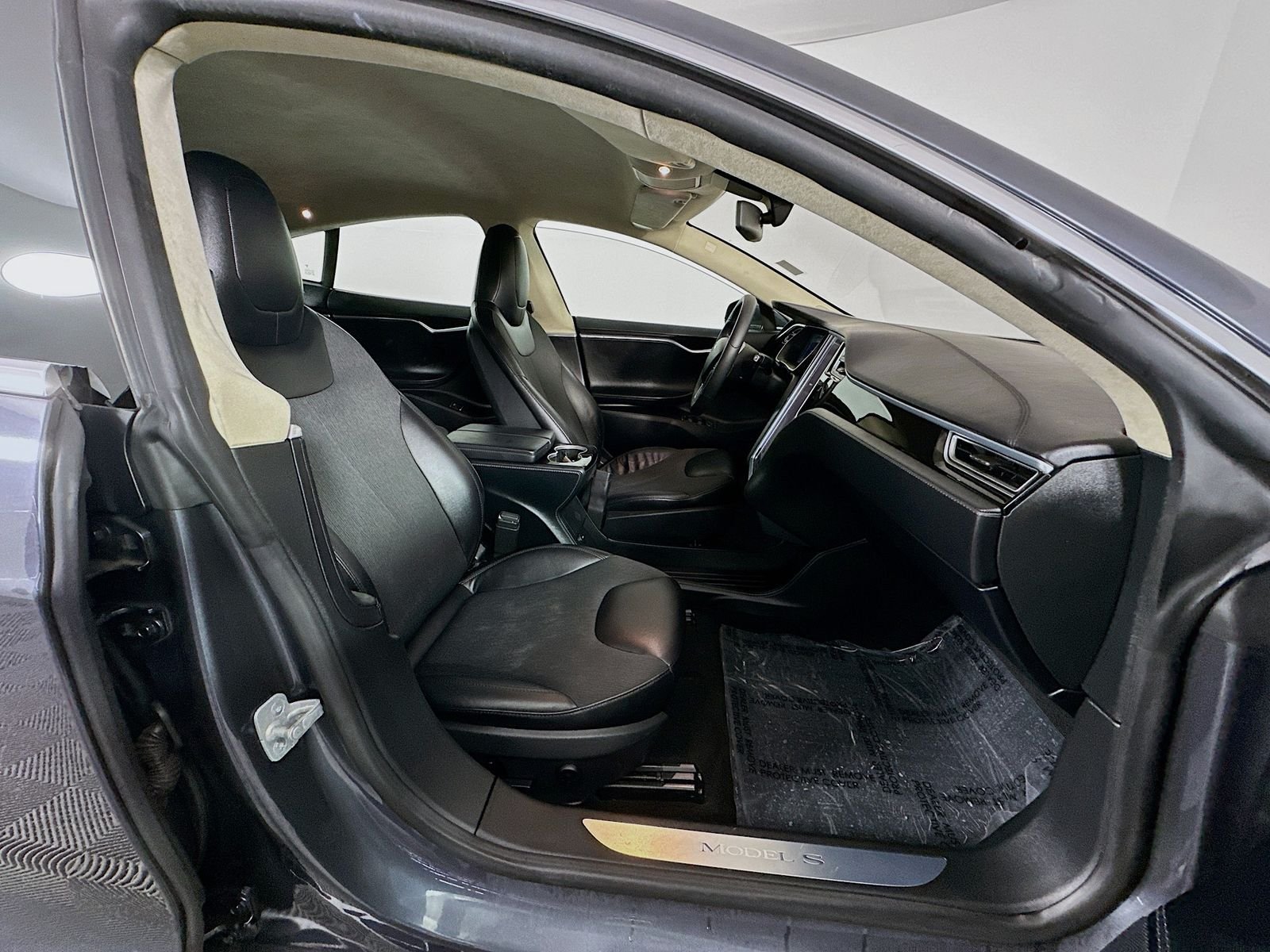 Used 2016 Black Tesla 75D image 26