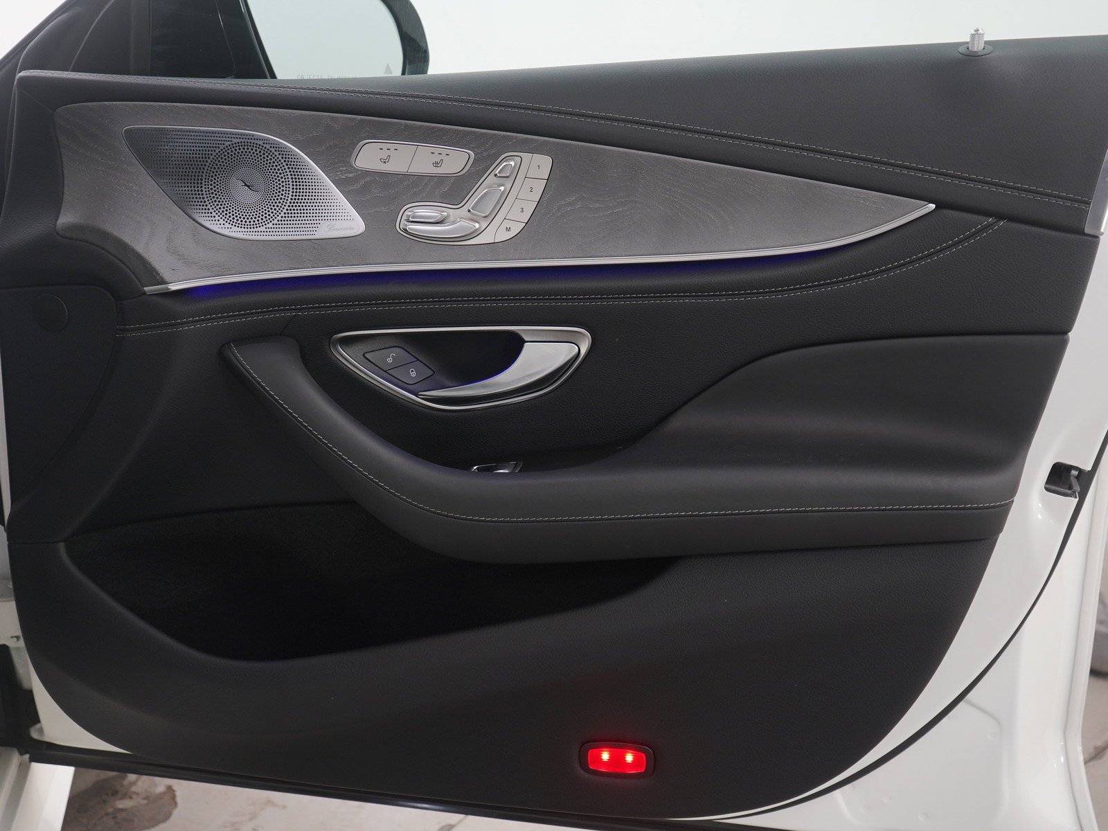Used 2019 Polar White Mercedes-Benz Base image 9