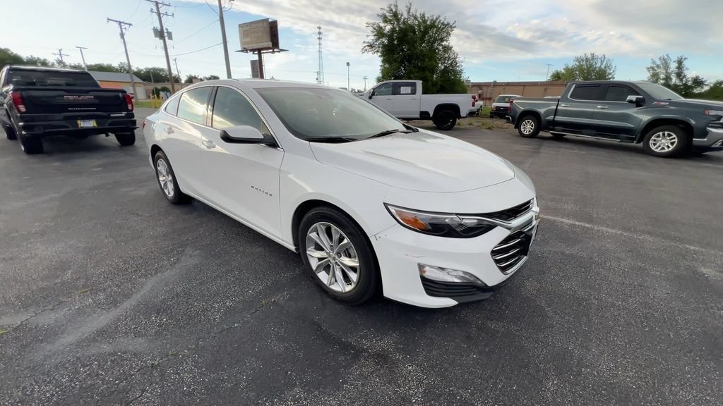 Used 2024 Summit White Chevrolet 1LT image 2