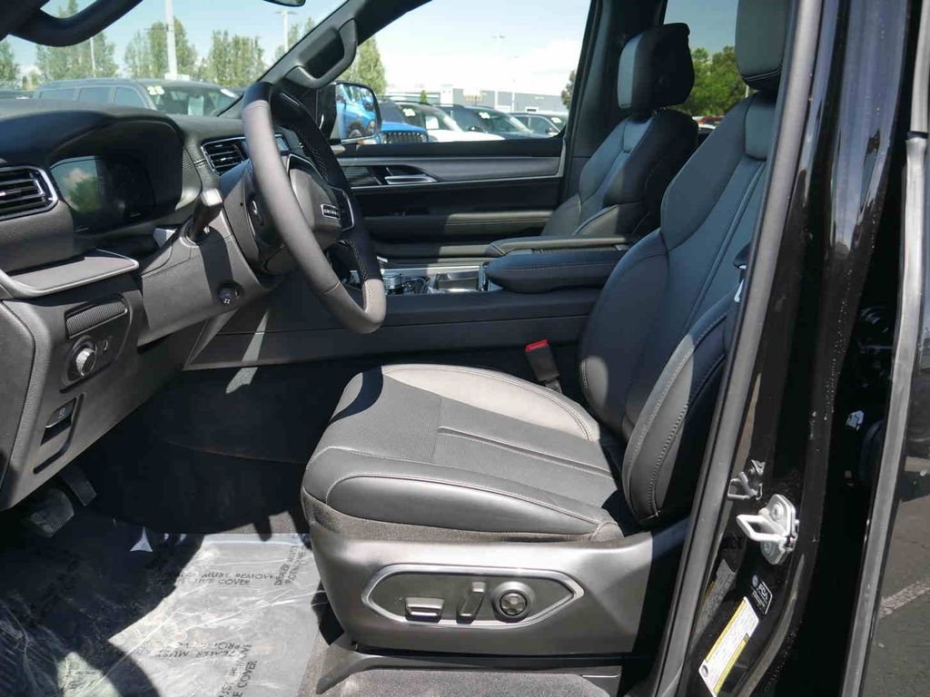 New 2026 High Gloss Black Jeep Grand Wagoneer image 23