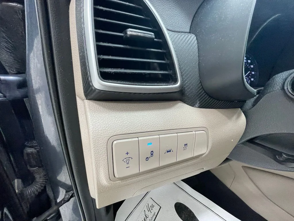 Used 2019 Blue Hyundai SEL image 10