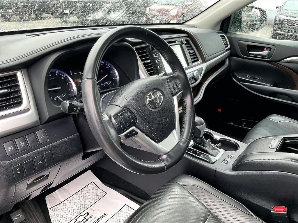 Used 2018 Silver Toyota Limited image 8