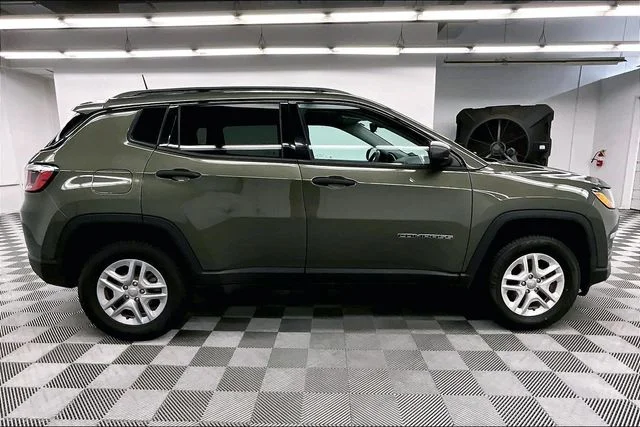 Used 2018 Olive Green Pearlcoat Jeep Sport image 14