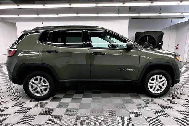 Used 2018 Olive Green Pearlcoat Jeep Sport image 15