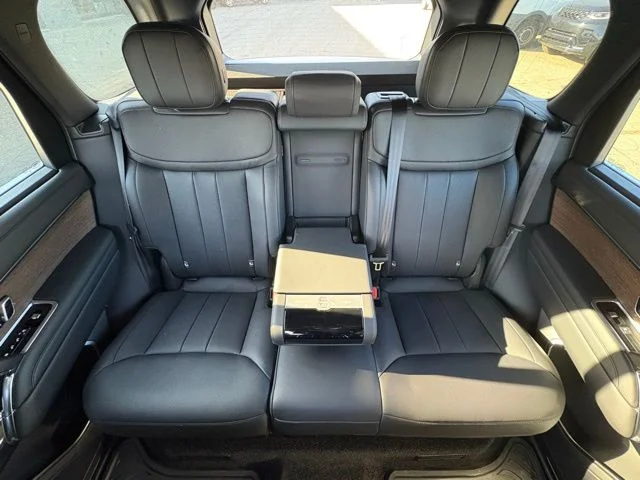 Certified Used 2025 White Land Rover SE image 33