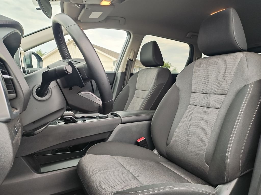 Used 2025 Gray Nissan SV image 13