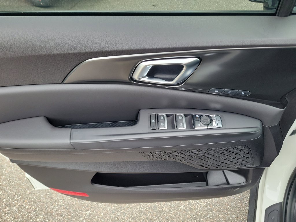 New 2026 Snow White Pearl Kia SX Prestige image 21