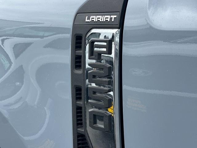 New 2025 Glacier Gray Metallic Tri-Coat Ford F-250® Lariat® image 52