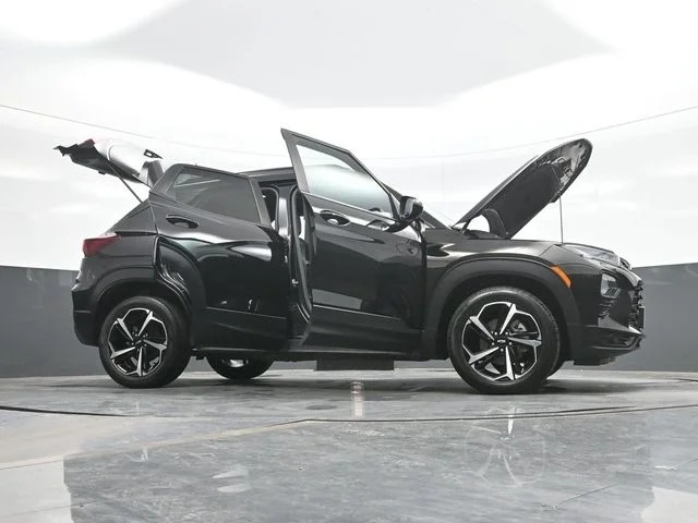Used 2022 Black Chevrolet RS image 31