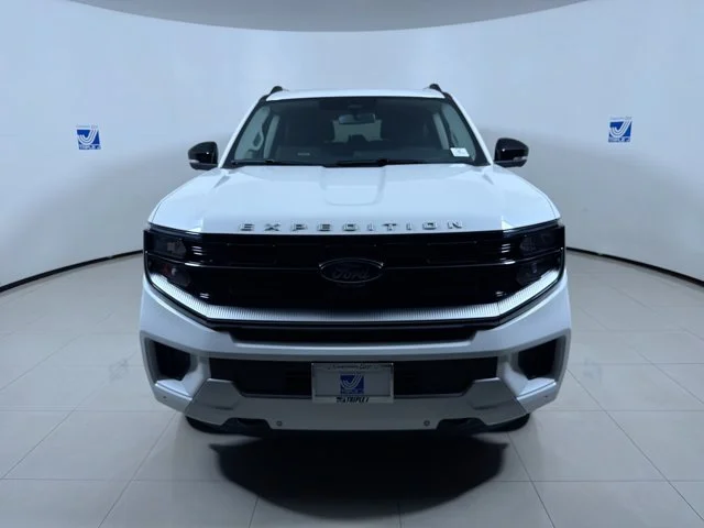 New 2026 STAR WHITE Ford Platinum w/Platinum Ultimate Package image 3