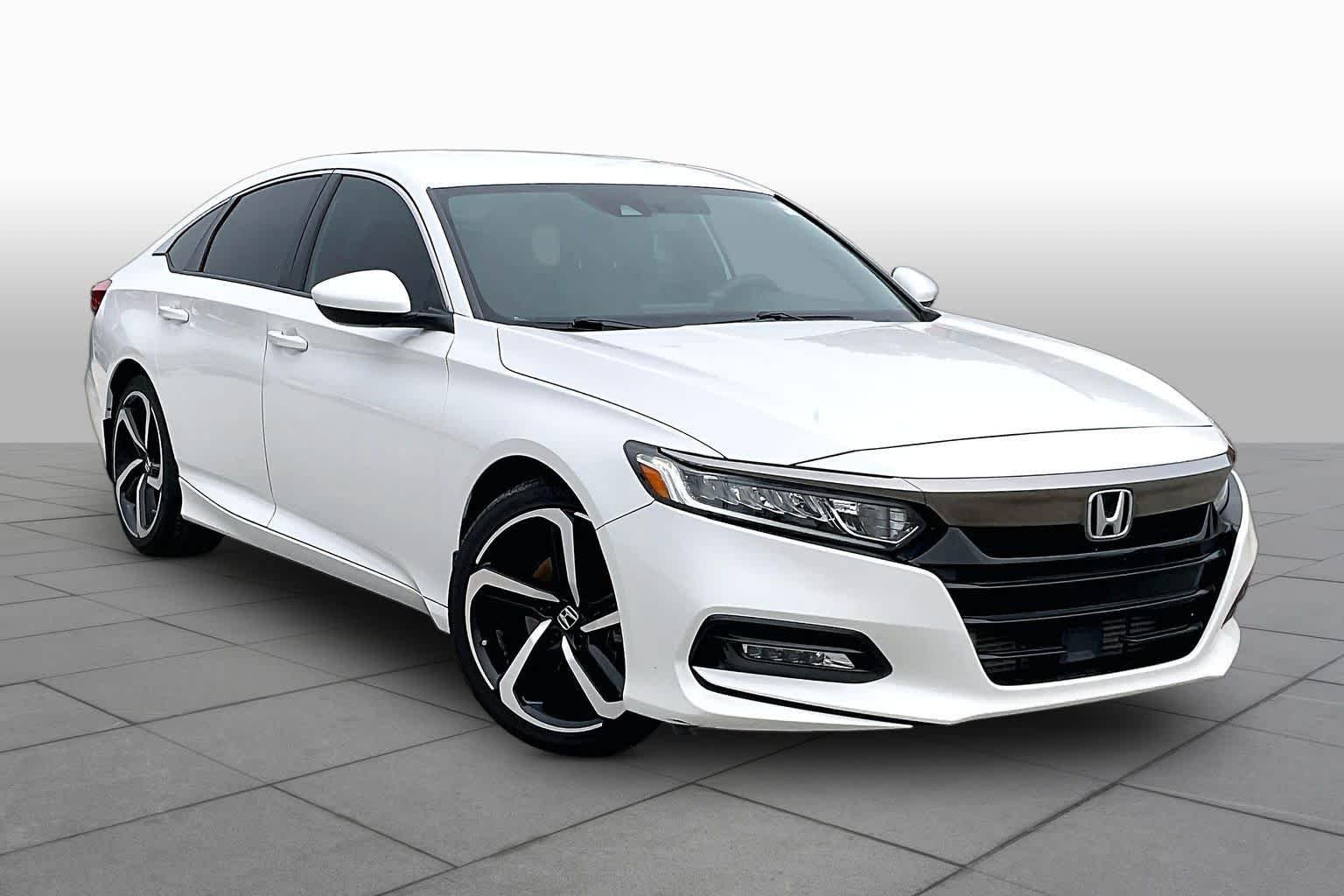 Used 2018 Platinum White Pearl Honda Sport 1.5T image 3
