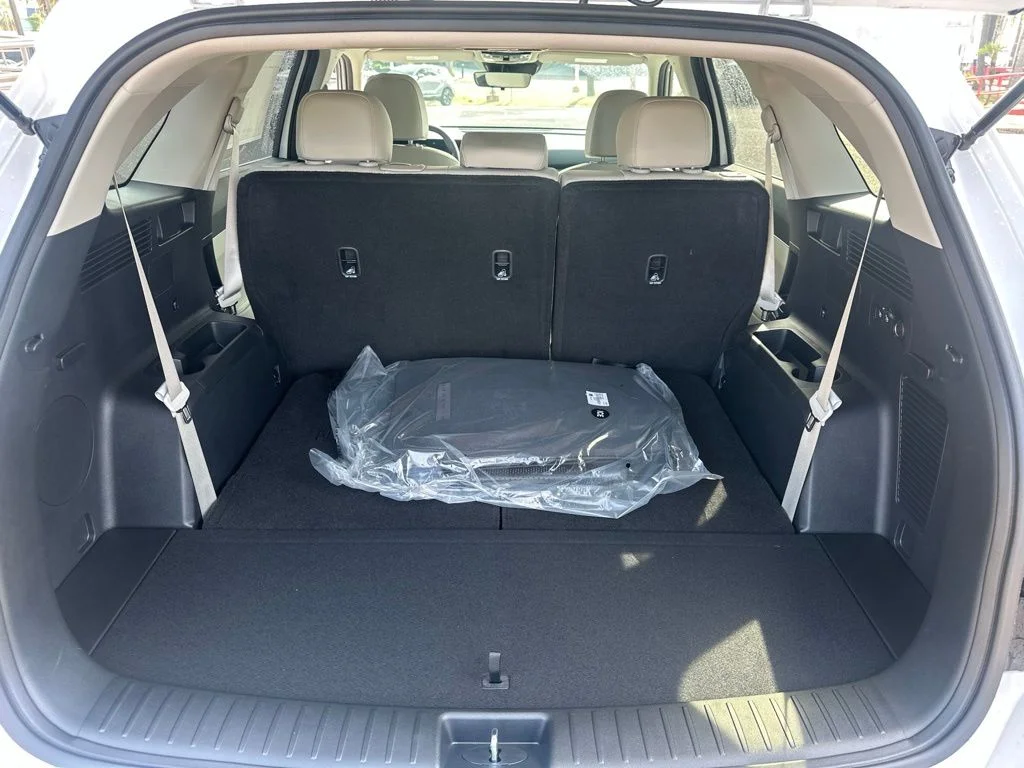 New 2026 White Kia S image 6