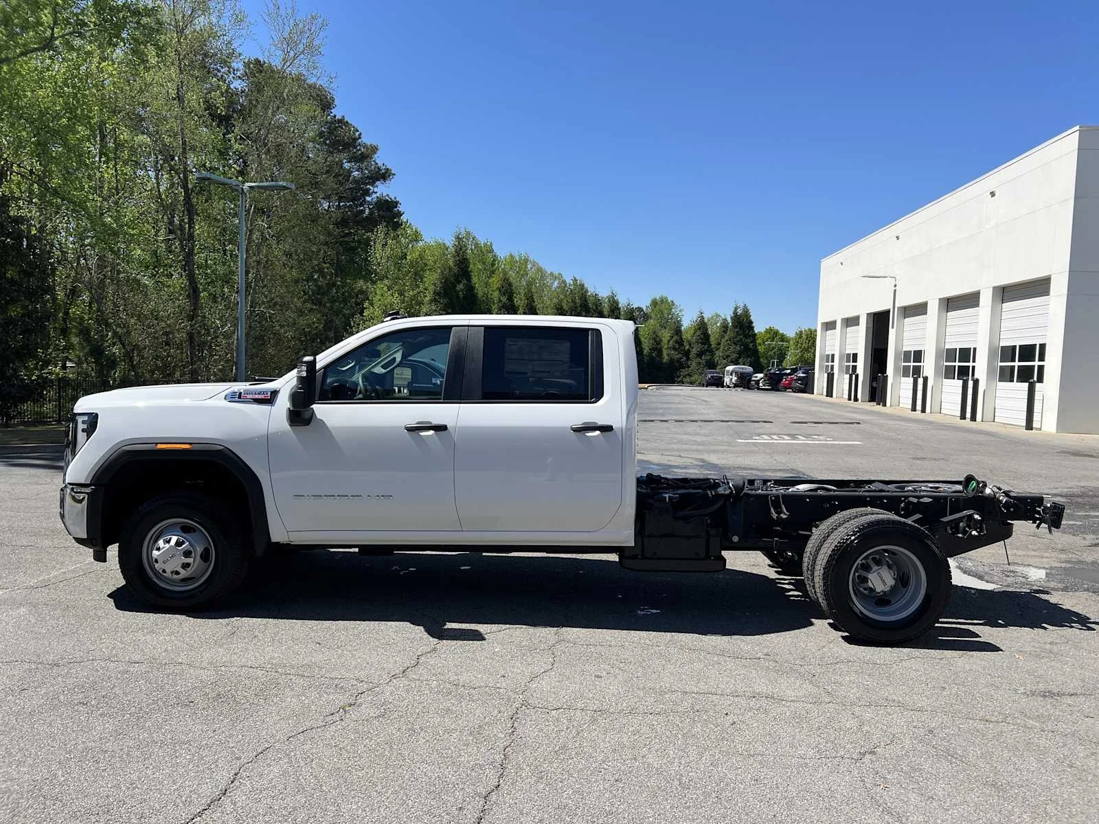 New 2026 Summit White GMC Pro image 4