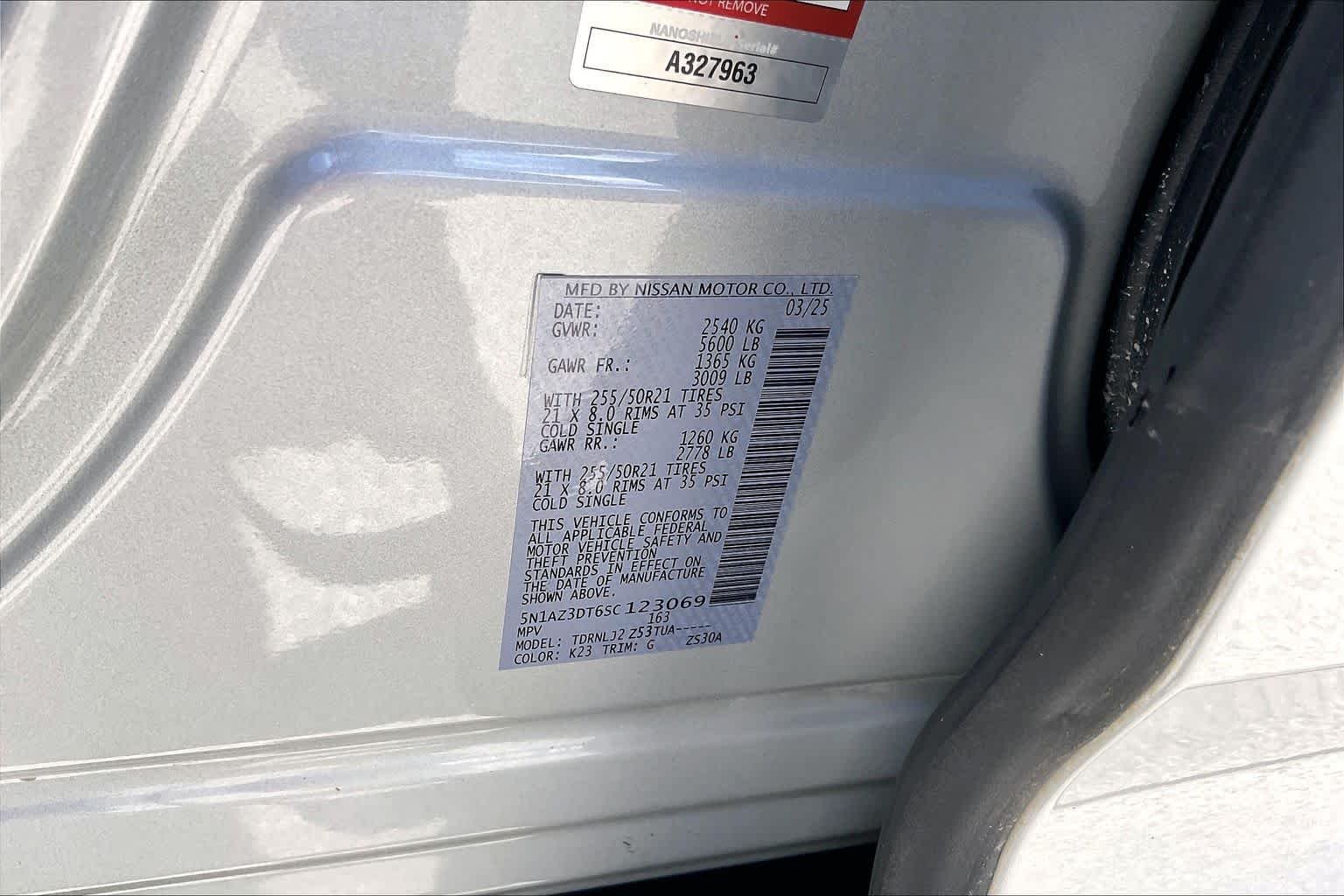 Used 2025 Silver Nissan Platinum image 35