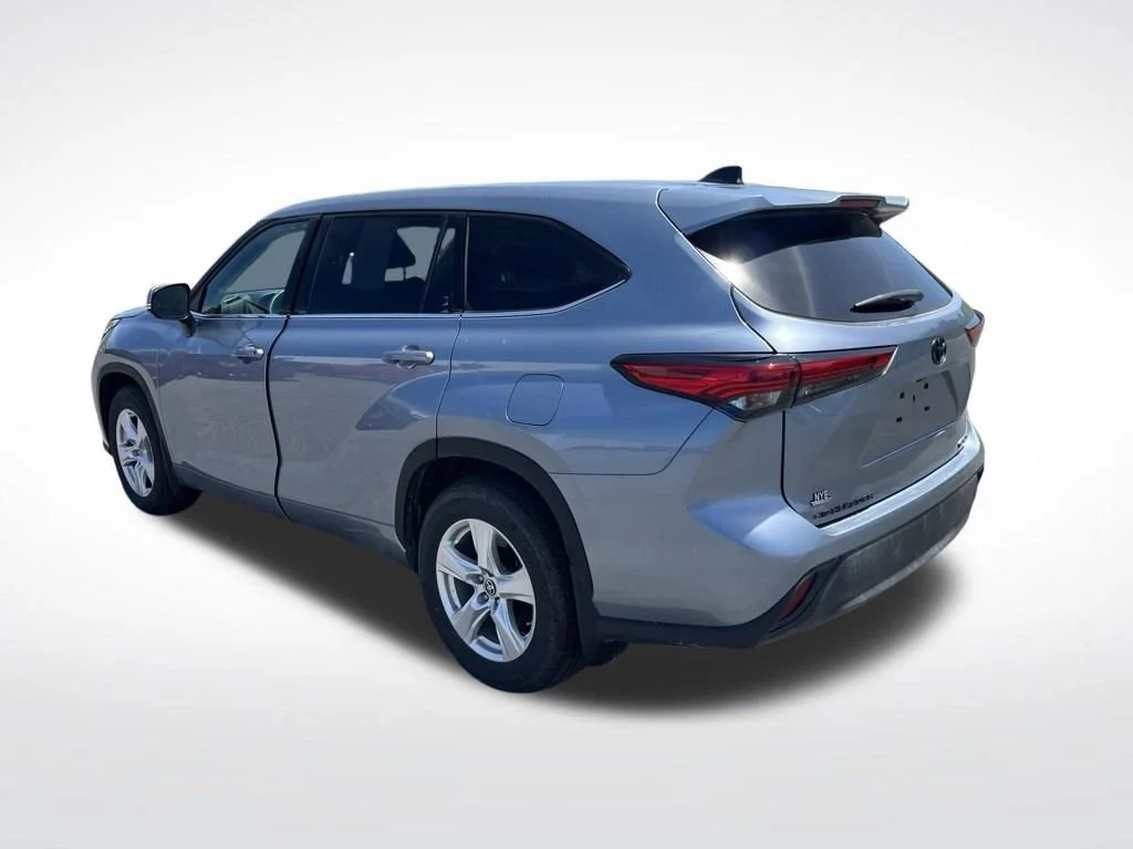 Used 2022 Moon Dust Toyota LE image 3