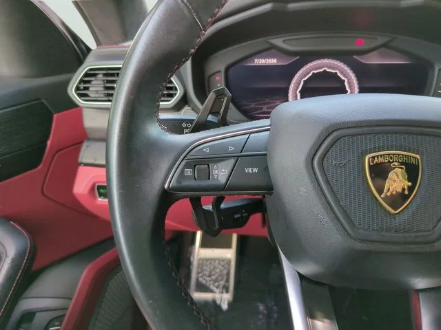 Used 2021 Black Lamborghini Base image 28