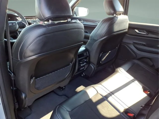 2025 Jeep Grand Cherokee Altitude - Photo 13