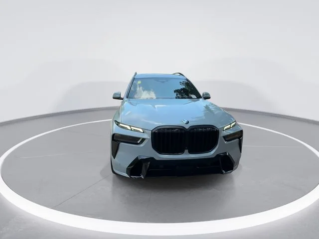 Used 2024 Gray BMW xDrive40i image 3