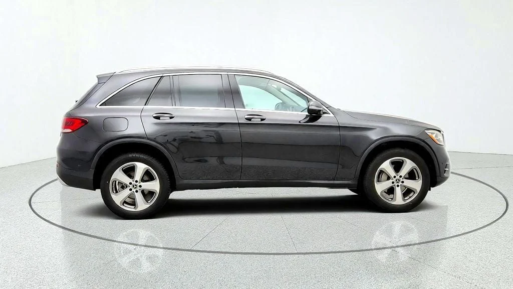 Used 2022 Graphite Grey Metallic Mercedes-Benz GLC 300 SUV image 4