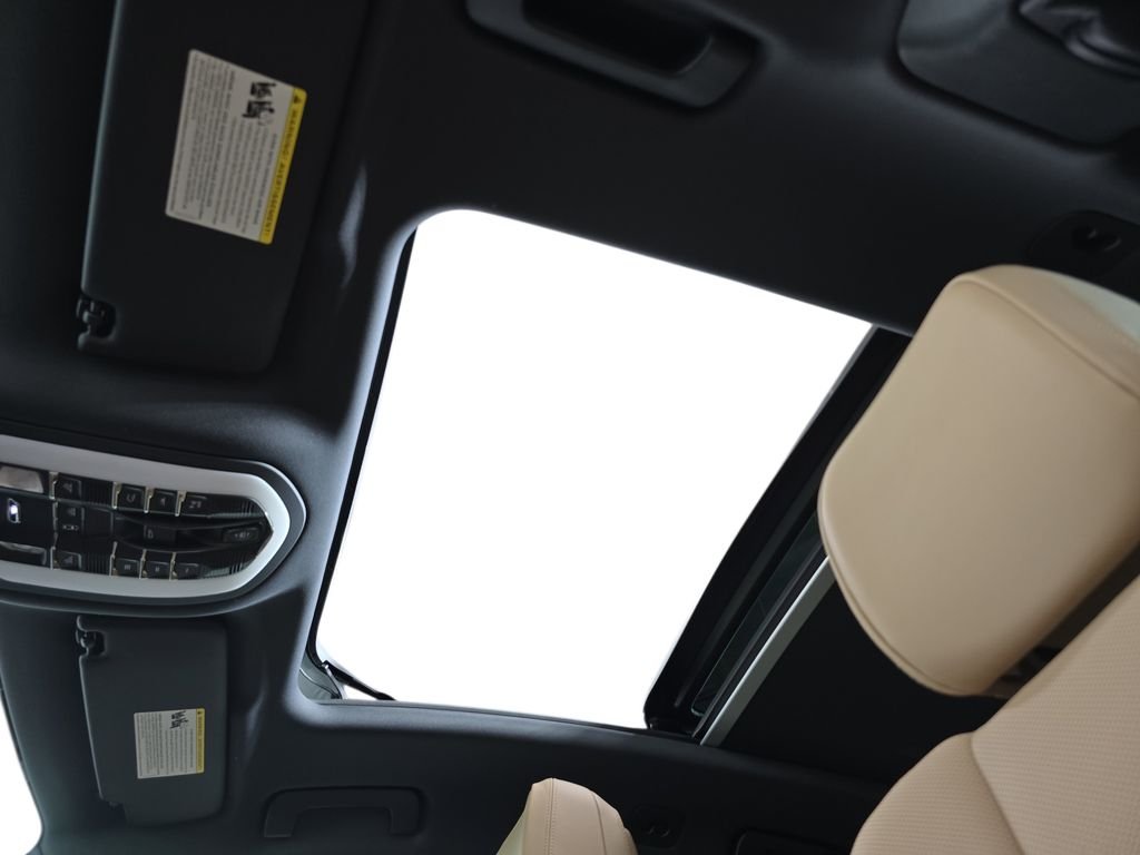 2026 Porsche Macan T - Photo 28