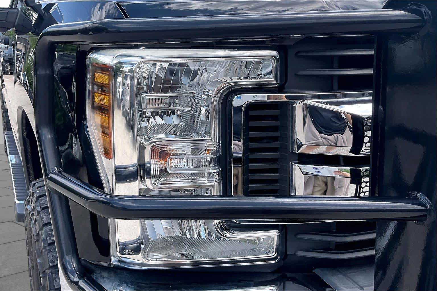 Used 2019 Agate Black Metallic Ford XLT image 27