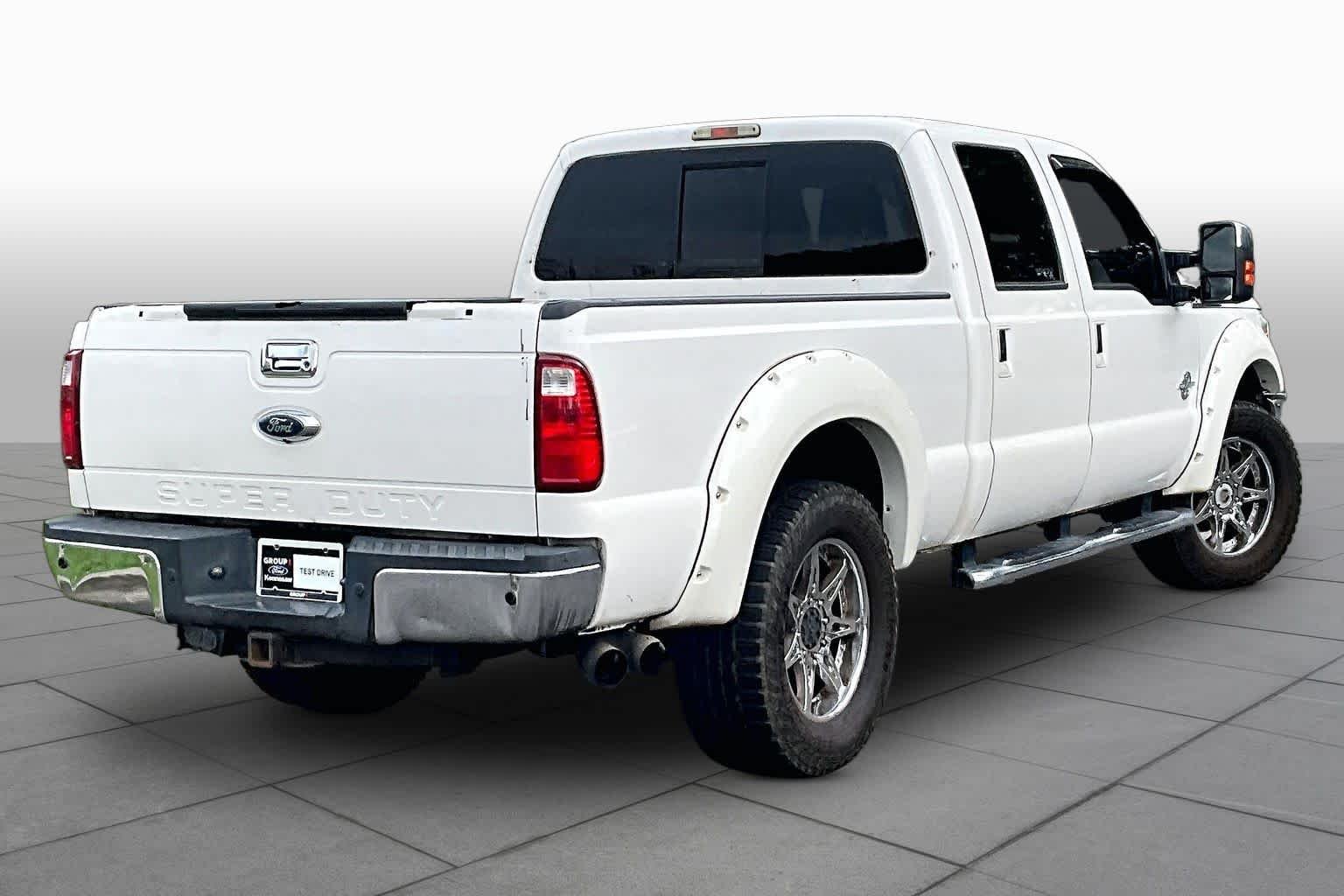 Used 2014 White Platinum Metallic Tri-Coat Ford Lariat image 12