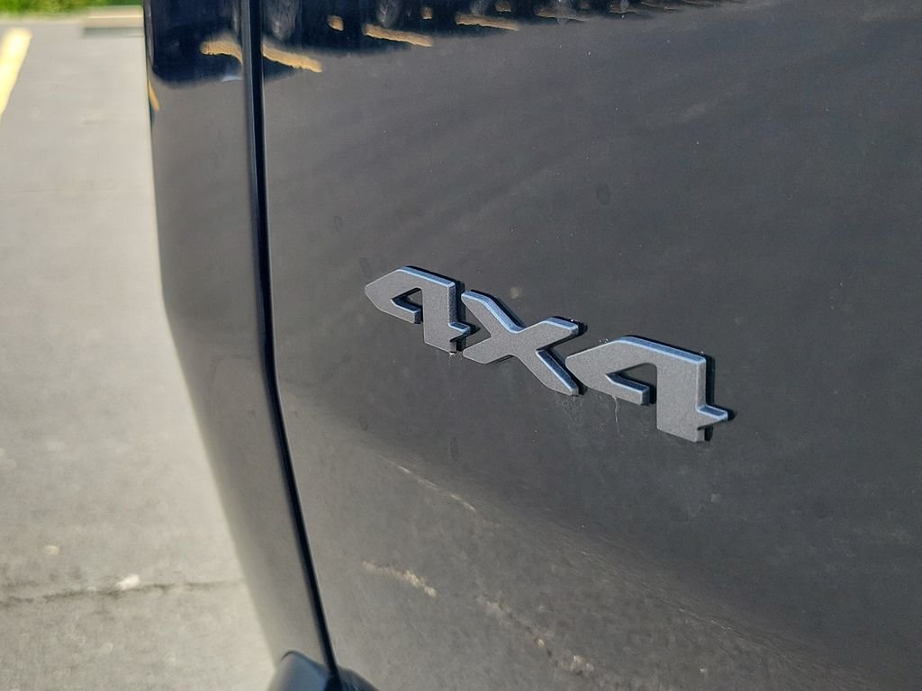 New 2026 Diamond Black Crystal Pearlcoat Jeep Limited image 7
