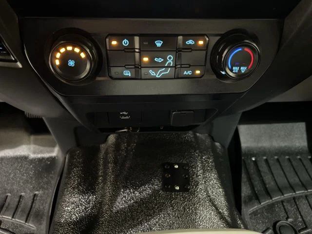 Used 2022 Oxford White Ford XL image 15