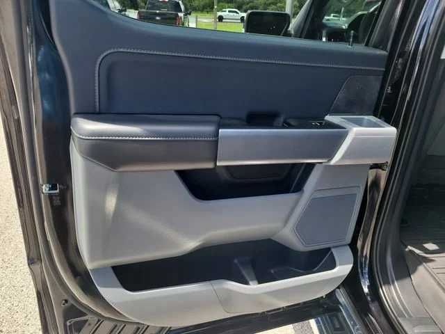 Used 2024 Black Ford XLT image 10