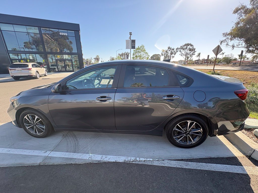 Used 2024 Gray Kia LXS image 9