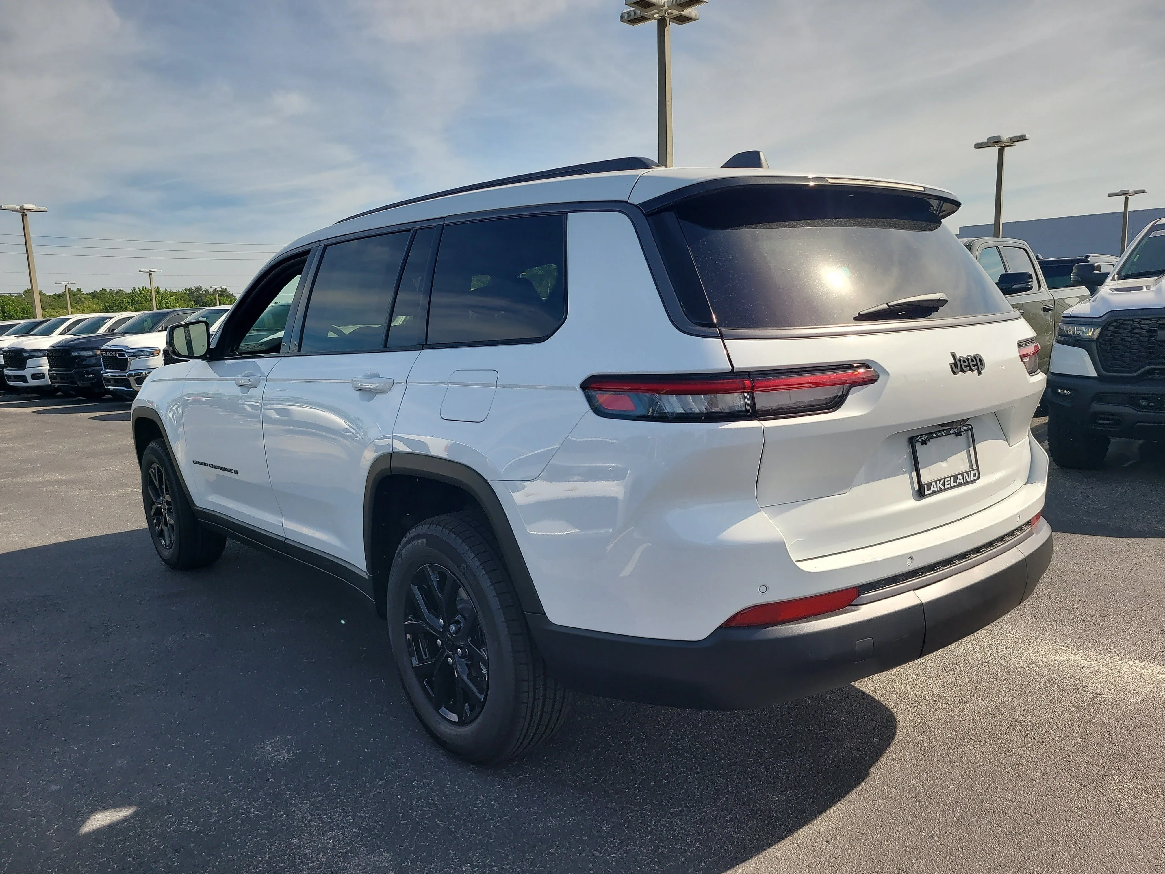New 2026 Bright White Clearcoat Jeep Laredo Altitude image 8