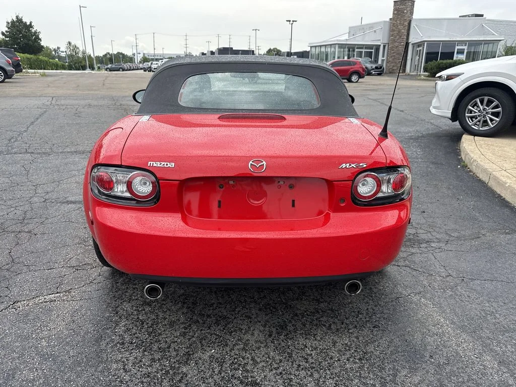 Used 2006 Mazda MX-5 Miata Base with VIN JM1NC25F360119546 for sale in Countryside, IL