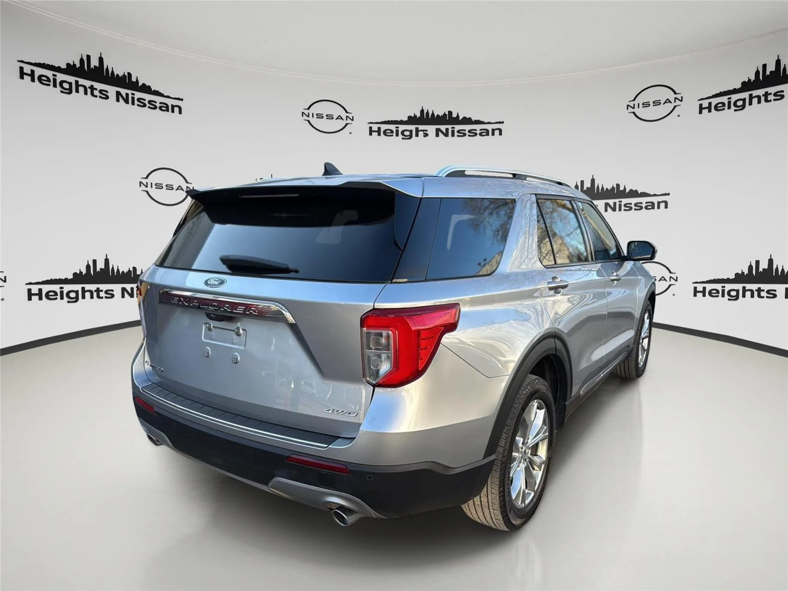2023 Ford Explorer Limited - Photo 8