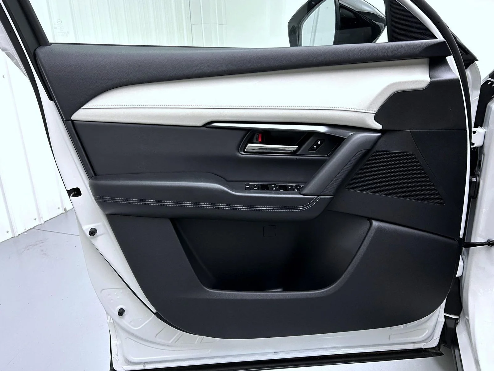 New 2026 Rhodium White Metallic Mazda 2.5 S Select AWD image 9