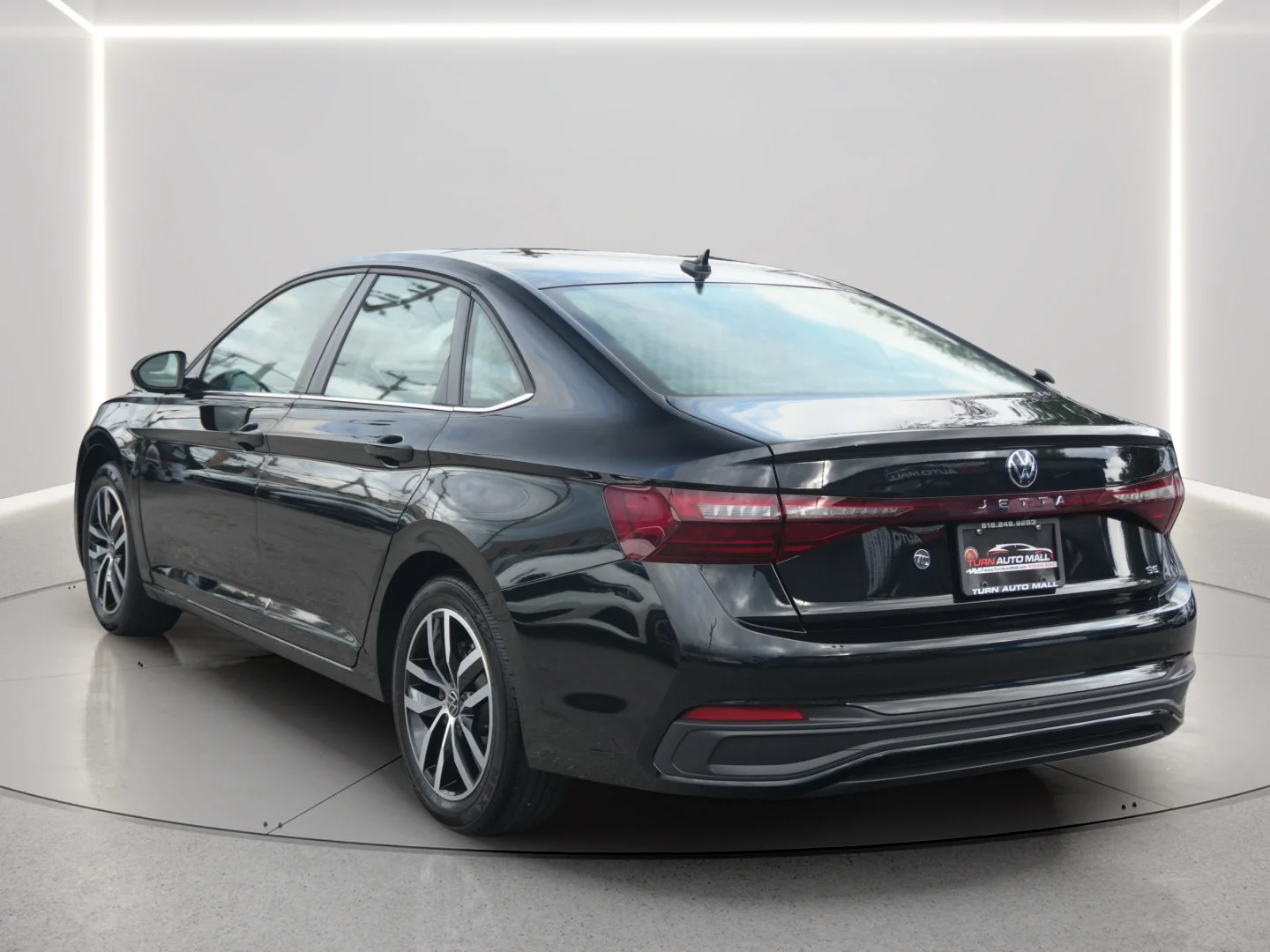 Used 2025 Deep Black Pearl Volkswagen SE image 3
