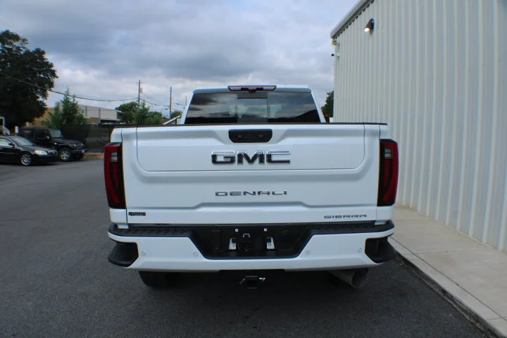 Certified Used 2026 Glacier White Tricoat GMC Denali Ultimate image 21
