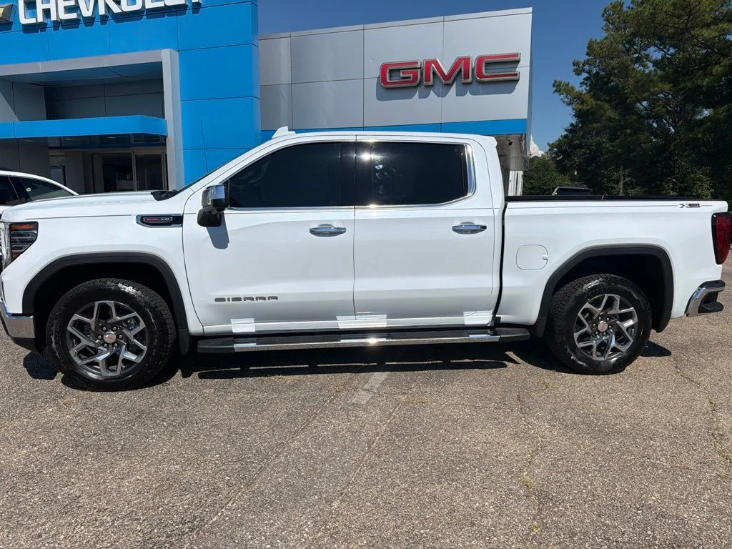 Used 2026 Glacier White GMC SLT image 2