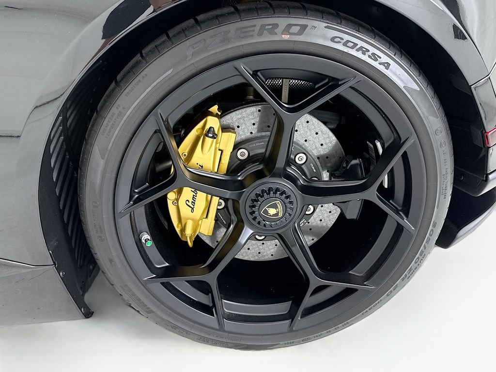 Used 2018 Nero Noctis Lamborghini Performante image 34