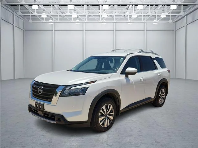 Used 2025 White Nissan SL Front-Wheel Drive image 1