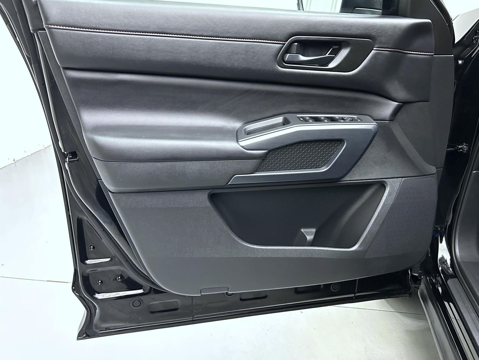 Used 2025 Black Nissan Rock Creek image 9