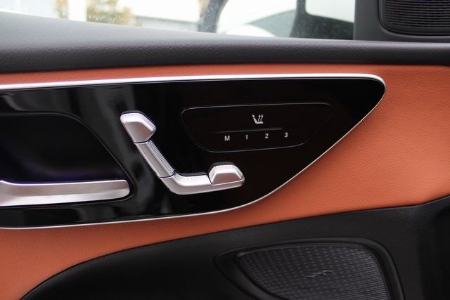 New 2025 Polar White Mercedes-Benz C 300 image 12