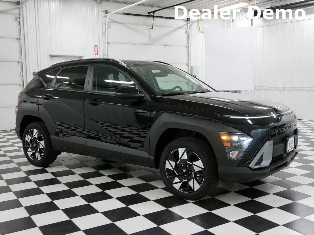 Used 2025 Black Hyundai SEL image 1