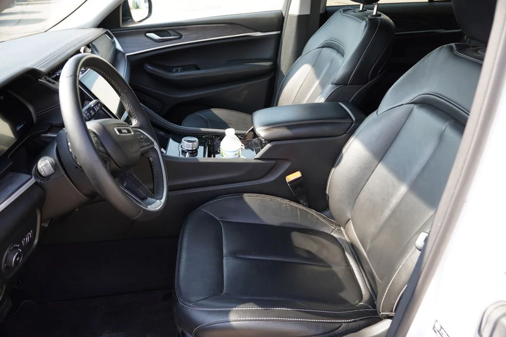 Used 2023 White Jeep Limited image 5