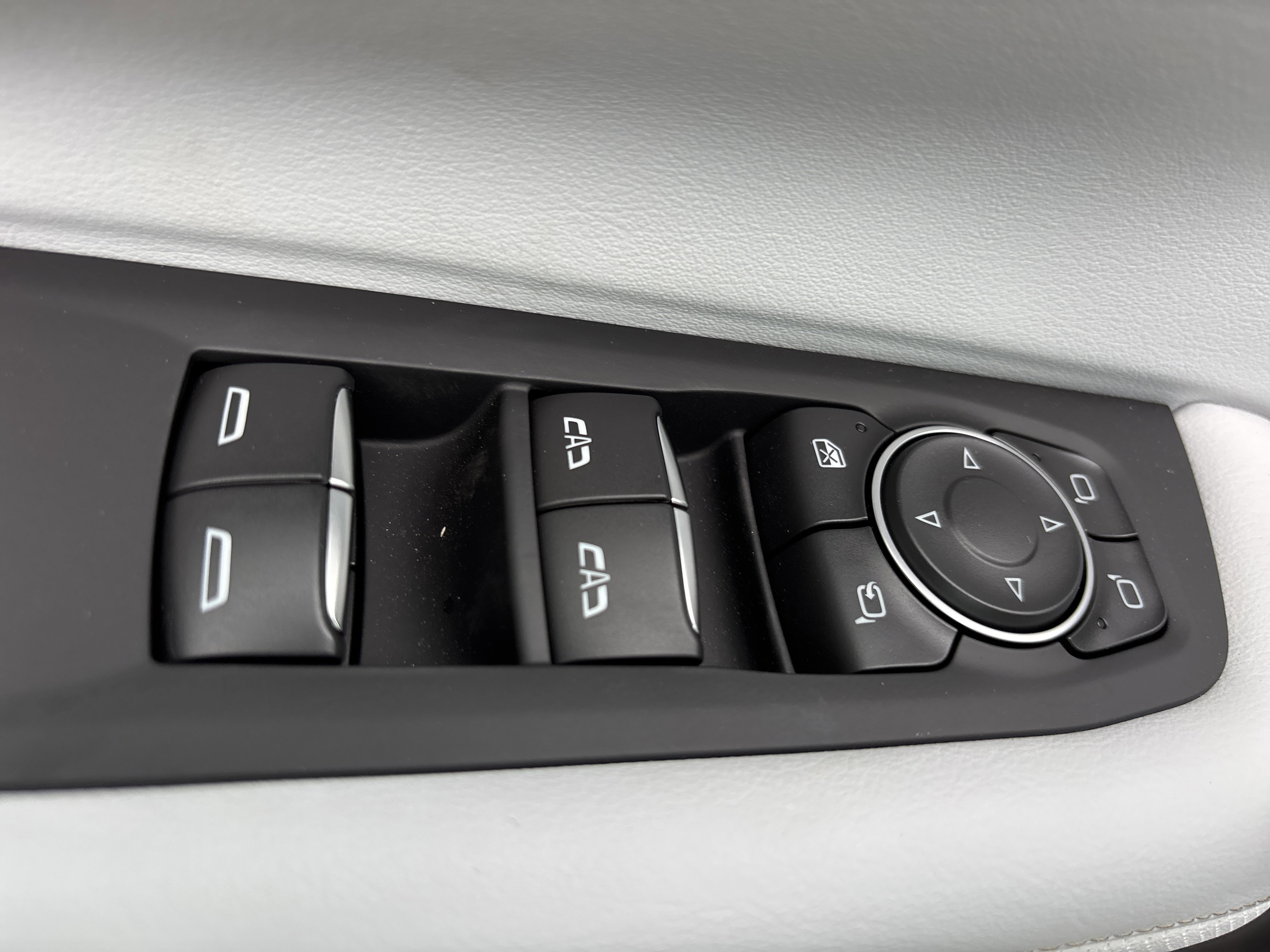 2025 Chevrolet Tahoe Premier - Photo 28