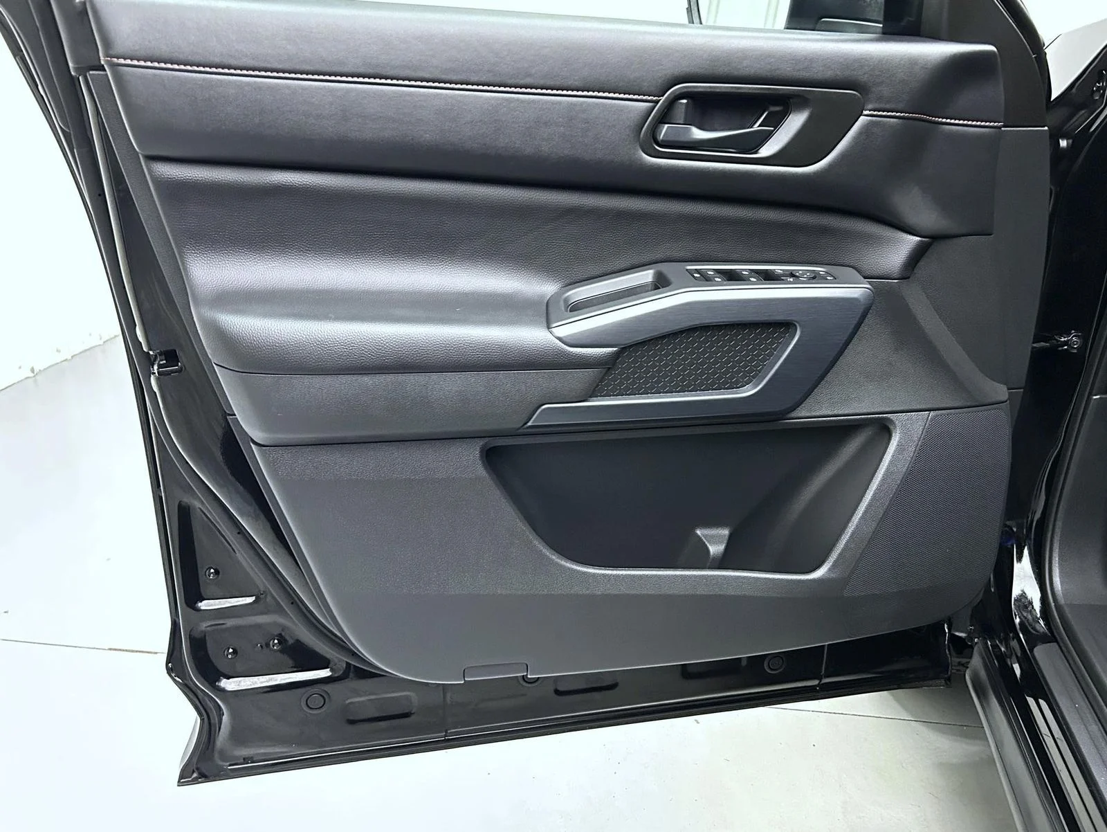 Used 2025 Black Nissan Rock Creek image 9